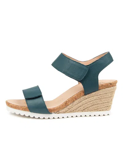 SUPERSOFT SUPERSOFT BELESED BLACK LEATHER WOMENS SHOES CASUAL SANDALS HEELED