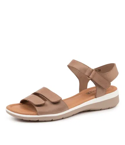 SUPERSOFT SUPERSOFT FONZIE CHAMPAGNE LEATHER WOMENS SHOES CASUAL SANDALS SANDALS FLAT