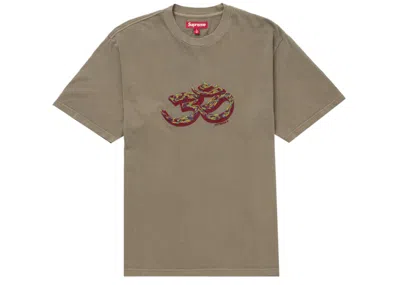 SUPREME MEN'S SUPREME OHM SHORT SLEEVE TOP IN PALE OLIVE