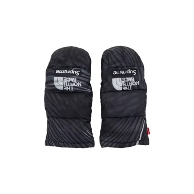 SUPREME SUPREME X THE NORTH FACE PRINTED MONTANA MITT 'BLACK'