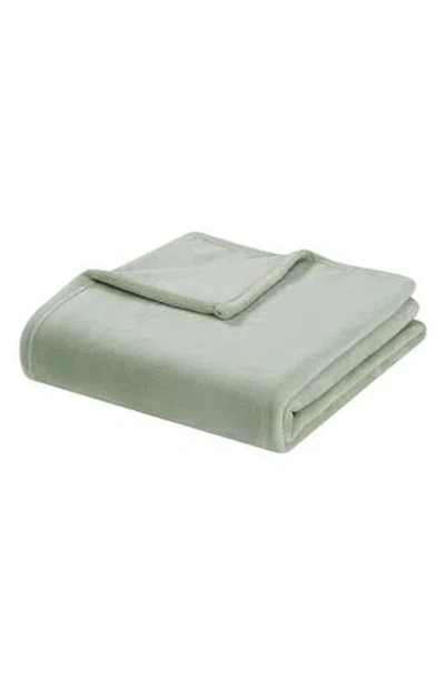 TAHARI TAHARI PLUSH THROW BLANKET