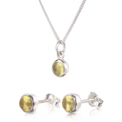 THE JEWELLERY STORE LONDON WOMEN'S GREEN / SILVER AUGUST BIRTHSTONE JEWELLERY SET IN STERLING SILVER-PERIDOT STUDS, CHARM NECKL