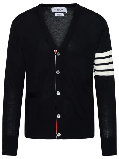 THOM BROWNE CARDIGAN IN NAVY VIRGIN WOOL