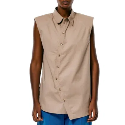 TIBI TIBI SLEEVELESS POPLIN SHOULDERPAD SHIRT IN SAND