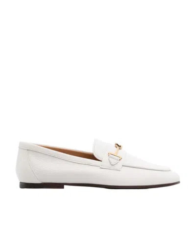 TOD'S TOD'S LOGO PLAQUE ALMOND TOE LOAFERS
