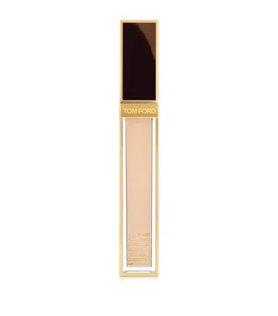 TOM FORD SHADE AND ILLUMINATE CONCEALER