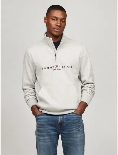 TOMMY HILFIGER EMBROIDERED TOMMY LOGO QUARTER