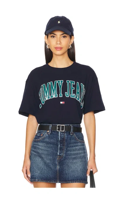 TOMMY JEANS POPCOLOR VARSITY TEE