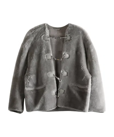 TOTÊME TOGGLE-FASTENING SHEARLING JACKET