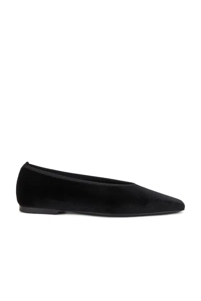 TOTÊME MINIMALIST VELVET BALLERINA FLAT
