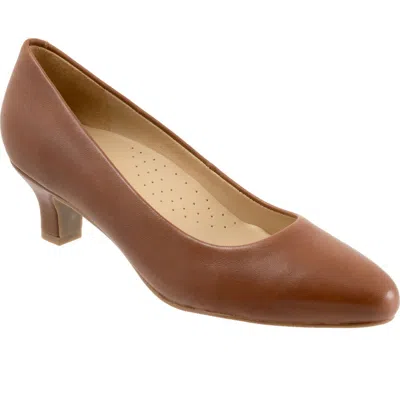 TROTTERS TROTTERS KATE POINTED TOE KITTEN HEEL PUMP