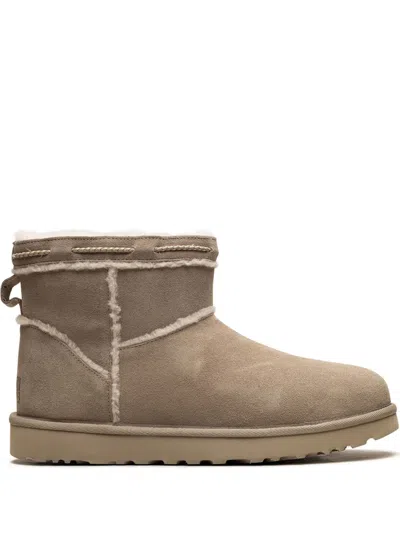 UGG CLASSIC MINI BOOTS