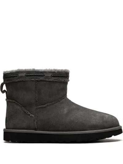 UGG CLASSIC MINI BOOTS