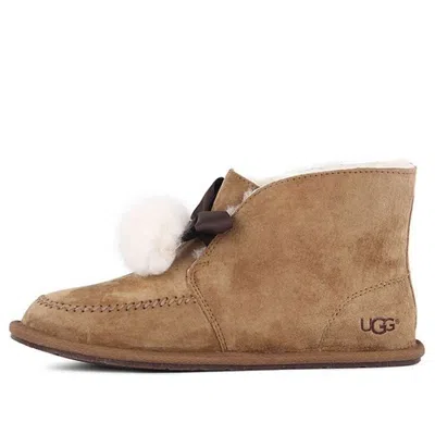 UGG (WMNS) UGG Kallen Suede Moc Toe Pom Pom Slipper 'Chestnut'