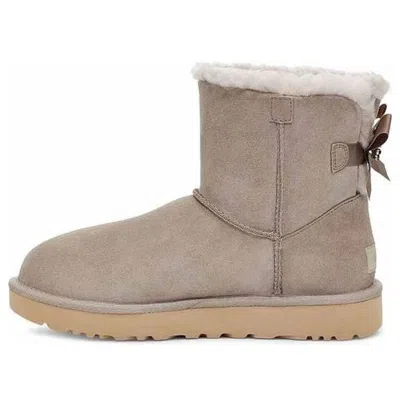 UGG (WMNS) UGG Mini Bailey Brooch Fleece Lined