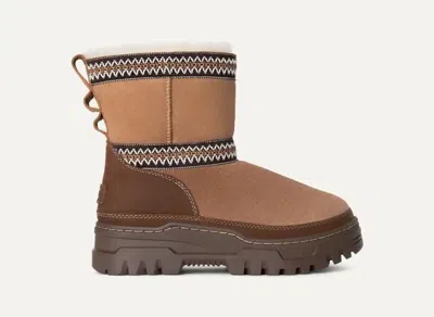 UGG UGG WOMEN'S CLASSIC MINI TRAILGAZER IN CHESTNUT-- WITH ORIGINAL PACKAGING
