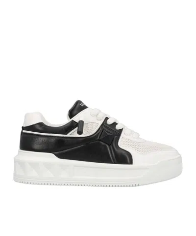 VALENTINO GARAVANI VALENTINO GARAVANI ONE STUD XL LACE-UP SNEAKERS
