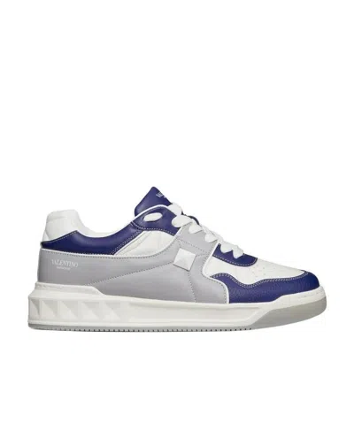 VALENTINO GARAVANI VALENTINO	GARAVANI ONE STUD LACE-UP SNEAKERS