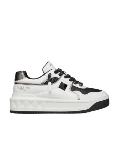 VALENTINO GARAVANI VALENTINO GARAVANI ONE STUD XL LACE-UP SNEAKERS