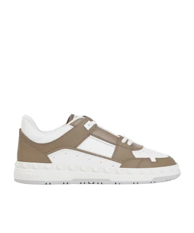 VALENTINO GARAVANI VALENTINO GARAVANI FREEDOTS LACE-UP SNEAKERS