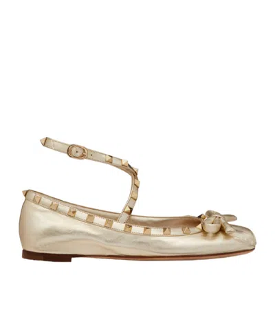 VALENTINO GARAVANI VALENTINO GARAVANI ROCKSTUD BOW DETAILED BALLERINA SHOES