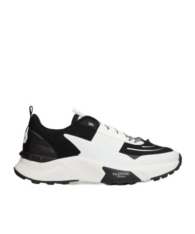 VALENTINO GARAVANI VALENTINO	GARAVANI TRUE ACT LACE-UP SNEAKERS