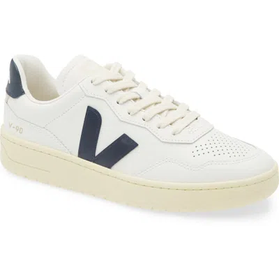 VEJA VEJA V-90 LEATHER SNEAKER