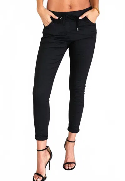 VENTI6 STAR STUDDED CRINKLE JOGGER IN BLACK