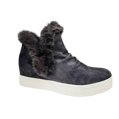 VERY G WOMEN'S SHANTELL BOOT IN GREY