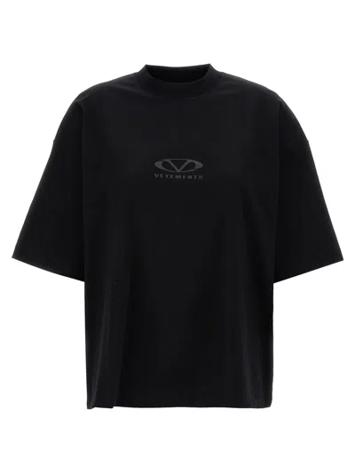 VETEMENTS VETEMENTS 'OVAL LOGO' T-SHIRT