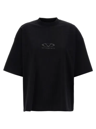 VETEMENTS OVAL LOGO T-SHIRT