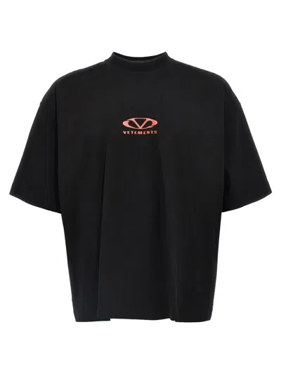 VETEMENTS VETEMENTS 'OVAL LOGO' T-SHIRT