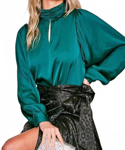 VINE & LOVE MEREDITH MOCK NECK LONG SLEEVE BLOUSE IN GREEN