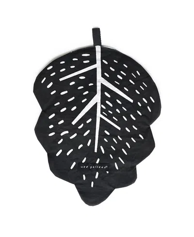 WEE GALLERY CRINKLE TOY - LEAF - ALL AGES