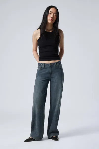 WEEKDAY AMPLE LOW RISE LOOSE WIDE LEG JEANS