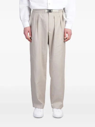 WHITE SAND PLEAT-DETAILED TROUSERS