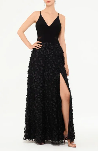 XSCAPE EVENINGS XSCAPE EVENINGS XSCAPE FLORAL APPLIQUÉ GOWN