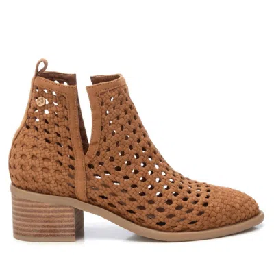 XTI WOMEN'S ANKLE BOOTIES IN CAMEL