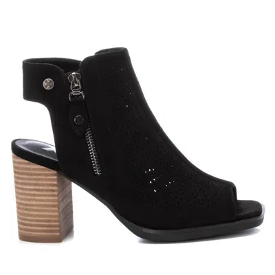 XTI WOMEN'S ANKLE BOOTS IN BLACK