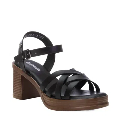 XTI WOMEN'S REFRESH STRAPPY SANDALS IN BLACK