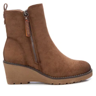 XTI WOMEN'S SUEDE BOOTIES IN CAMEL