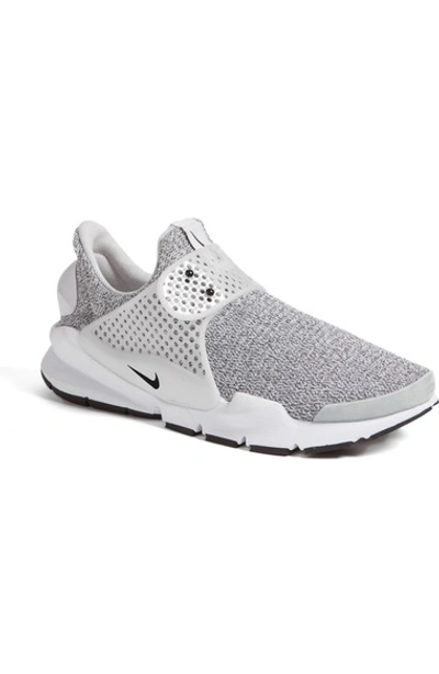 NIKE Sock Dart Sneaker (Women)